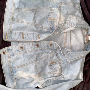 Selling vintage jean jacket cropped size M
